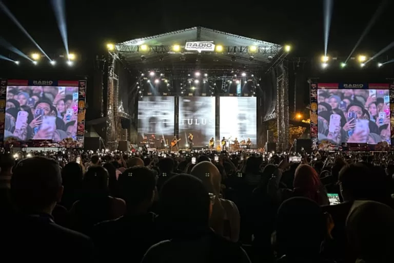 Radio Komunikasi Festival 2023, Tulus dan Fourtwnty Hipnotis Ribuan Penonton