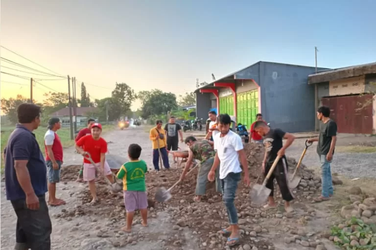 Legislator PDIP Inisiasi Perbaikan Jalanan Rusak di Pallantikang