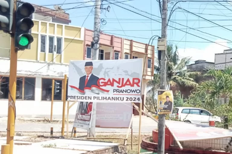 Baliho Caleg Mulai Ramai Bertebaran di jalan Hingga Pelosok Desa