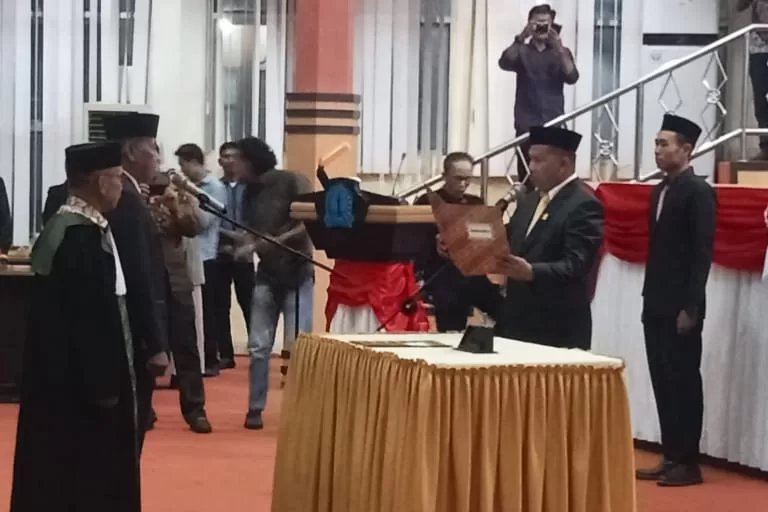 Pelantikan Satu per Satu PAW DPRD Bone Dinilai Boros Anggaran