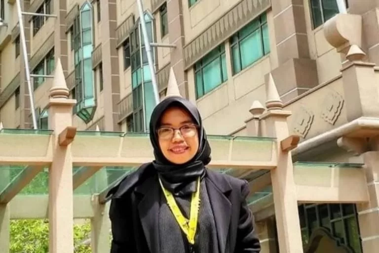 Irnawati dari Alumni, Dosen Termuda Kini Jabat Sekjur Jurnalistik UIN Alauddin Makassar