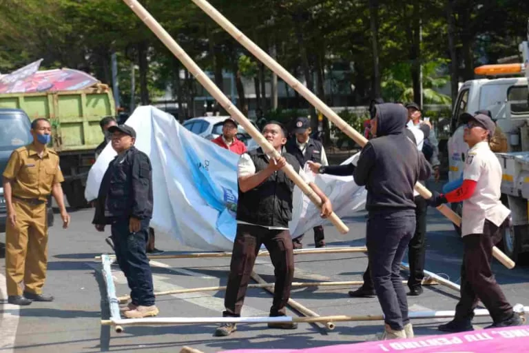 Bapenda Makassar Gelar Penertiban Reklame di 500 Titik