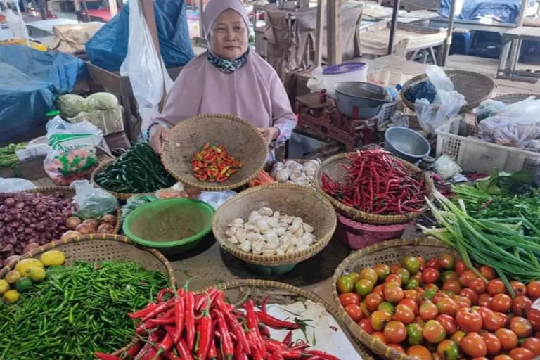 65 Ribu Perkilo, Pedagang Pasar Palakka Hentikan Orderan Cabe Merah Besar