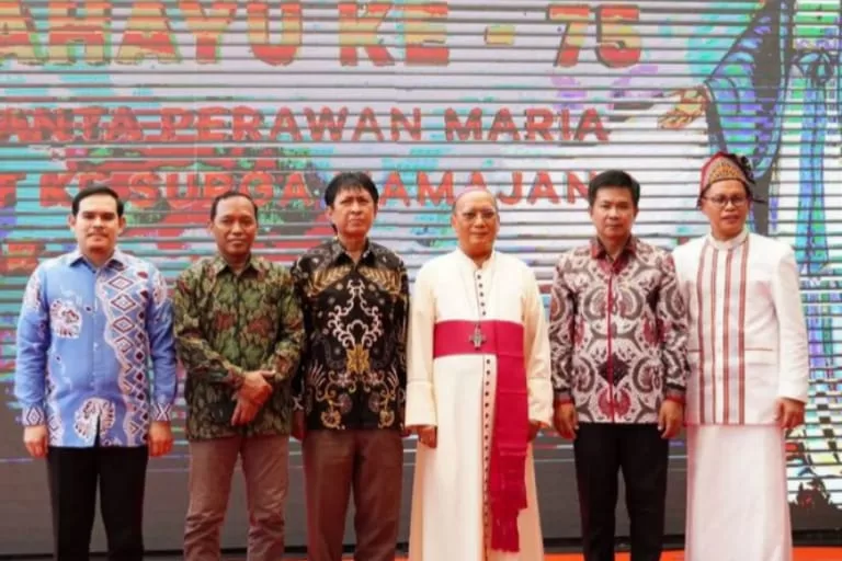 Camat Mamajang Ikuti Perayaan 75 Tahun Paroki Santa