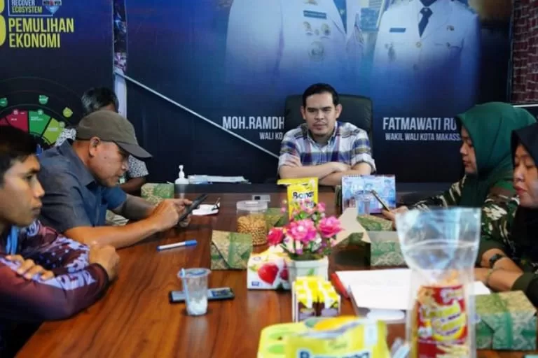 Rapat Triwulan ke-3, Camat Mamajang Pimpin Rapat Evaluasi Pendapatan Retribusi Sampah