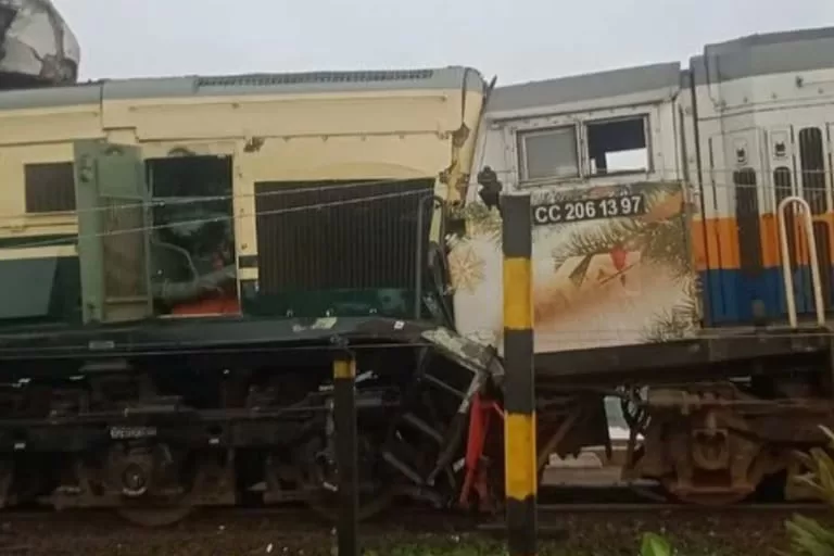 2 Kereta di Bandung Tabrakan, 4 Tewas dan 37 Luka-luka