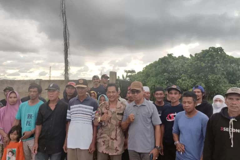 Majelis Hakim Vonis Bebas Usman, Kasus Penyerobotan Lahan Kampung Alla-Alla