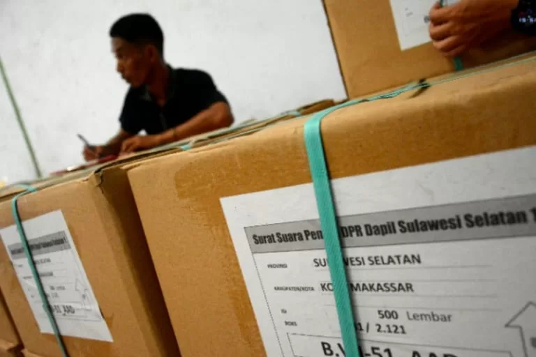 Bawaslu Sulsel Temukan 200 Ribu Surat Suara Caleg Rusak