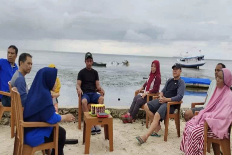 Camat Sangkarrang Kunjungi Pulau Barrang Lompo