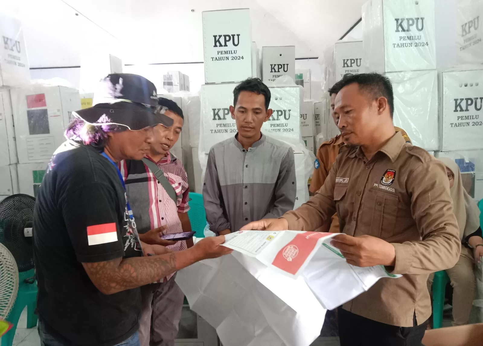 PPK Tamalatea Upayakan Rekapitulasi Perolehan Suara Tuntas Hari Ini, Satu TPS Akan Lakukan Perhitungan Ulang