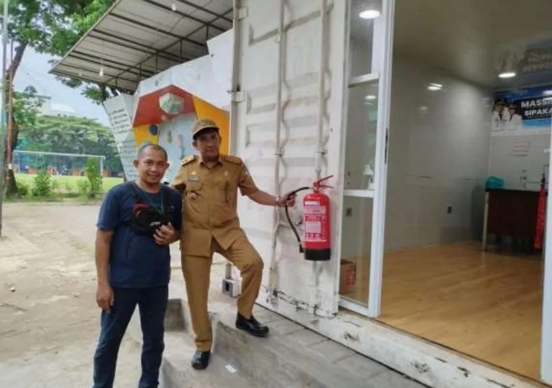 Damkar Makassar Distribusi Ratusan APAR ke Longwis