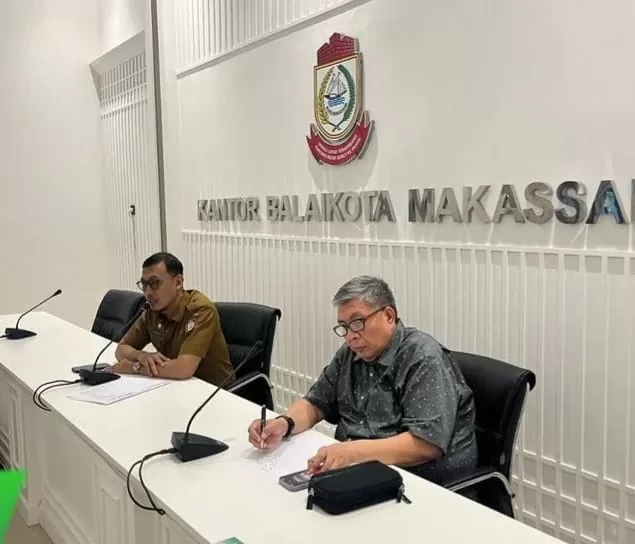 Kepala Bappeda Makassar Hadiri Rapat Penulisan Buku “Bekerja Dalam Badai&#8221;