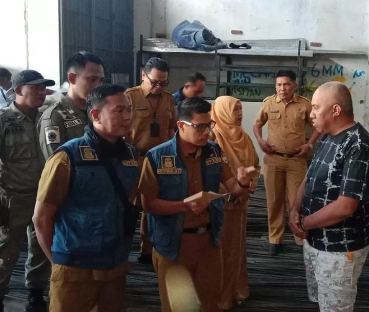 Tak Mimiliki Izin PBG, Distaru Makassar Lakukan Penyegelan Bangunan di Borong Raya