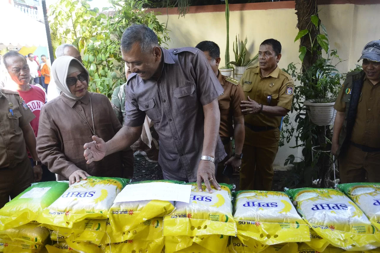 Gerakan Pangan Murah di Longwis