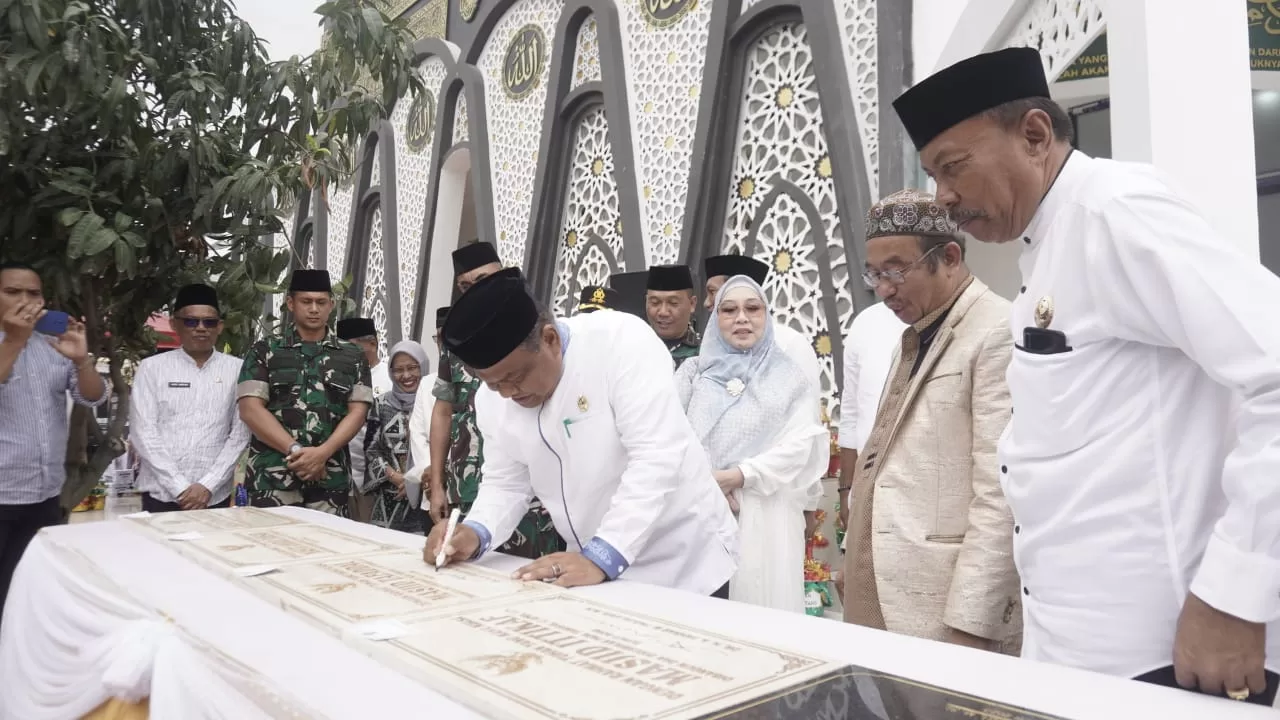 Bupati Bone Resmikan Masjid Tafaddal,  Bentuknya Ikonik Menyerupai Ka&#8217;bah