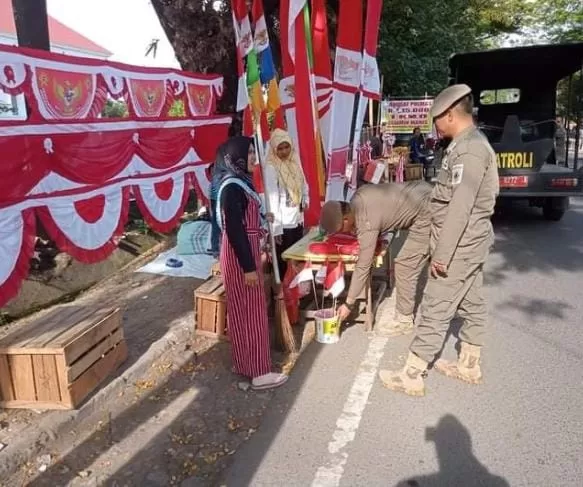 Satpol PP Tegur Secara Humanis PK5 di Jalan Alauddin