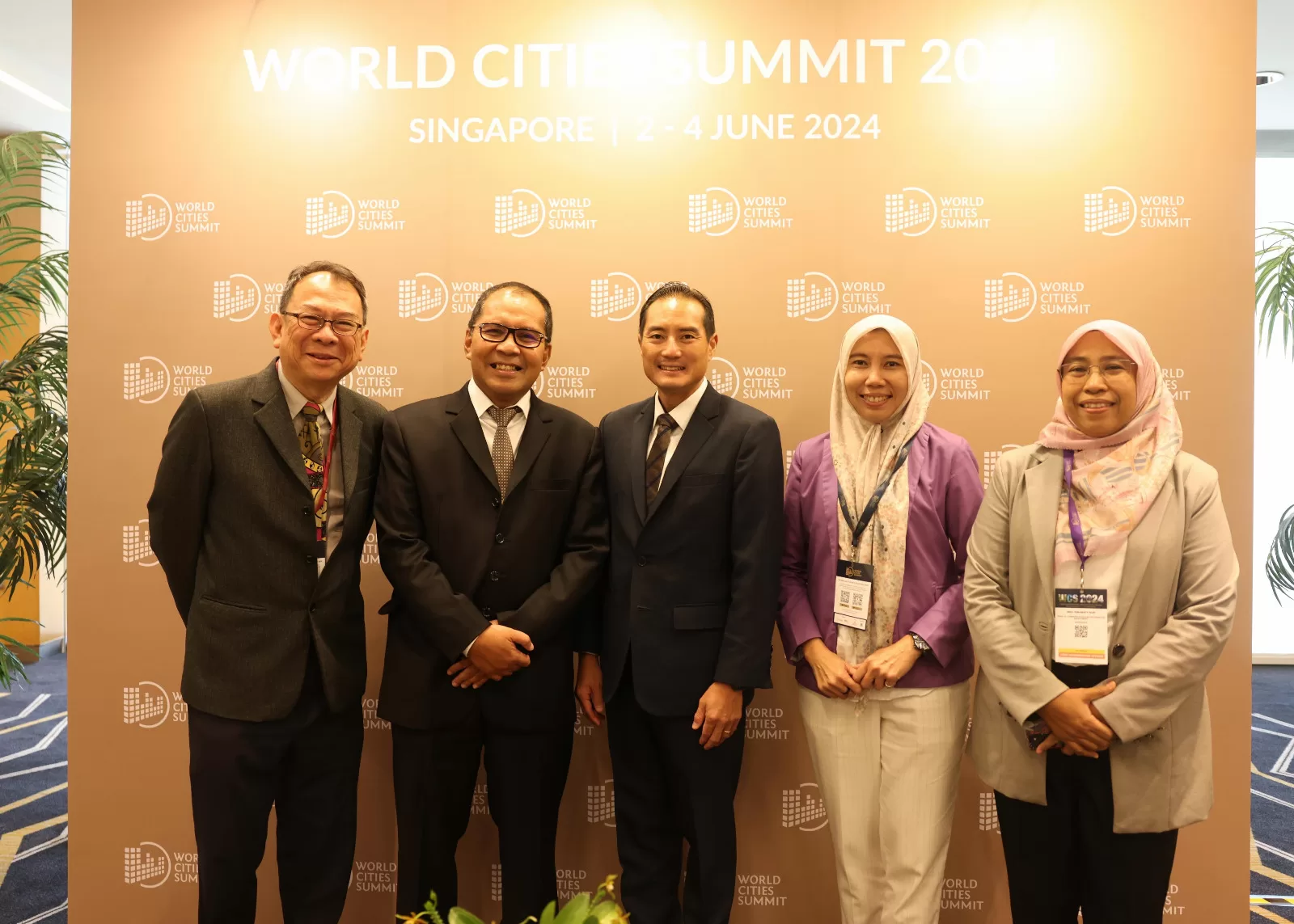 Wali Kota Makassar Presentasikan Sombere and Smart City di WCS 2024 Singapura