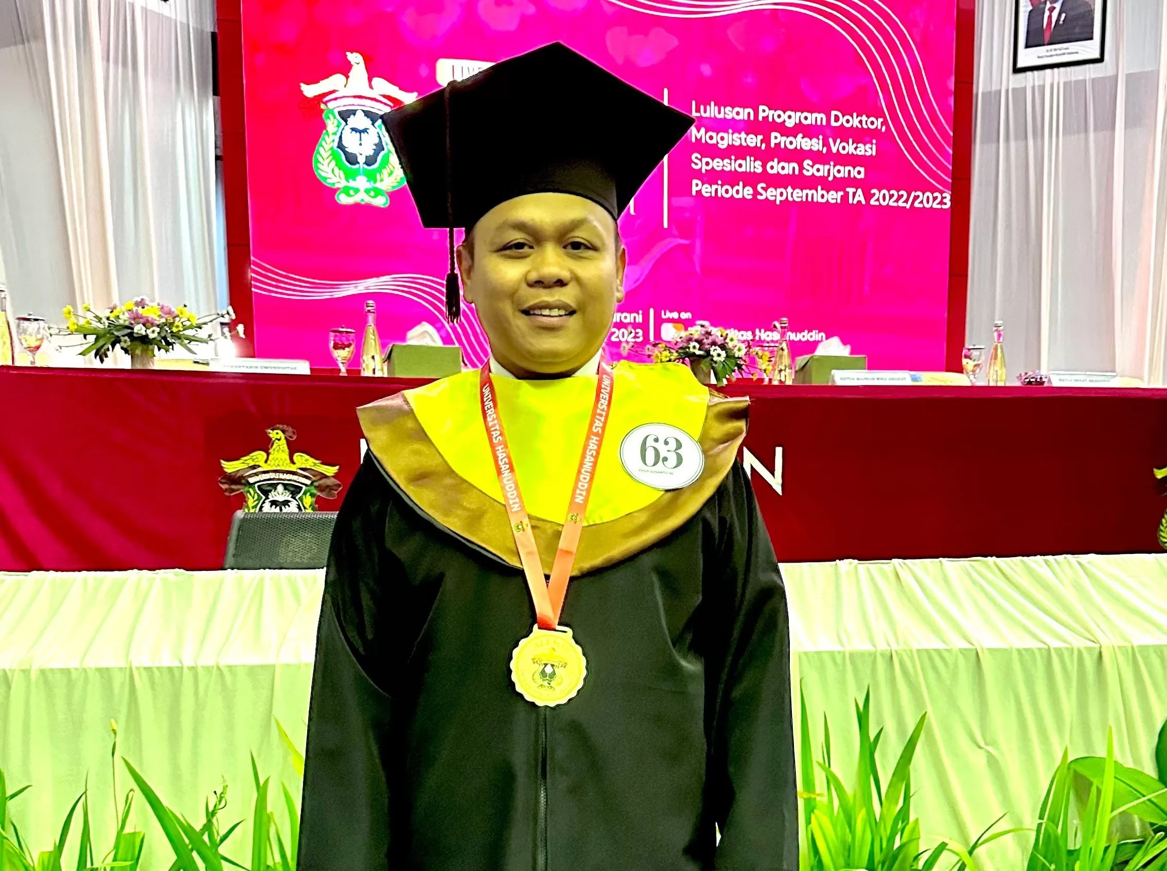 Yasir Machmud Raih Gelar Wisudawan Terbaik Program Magister Unhas