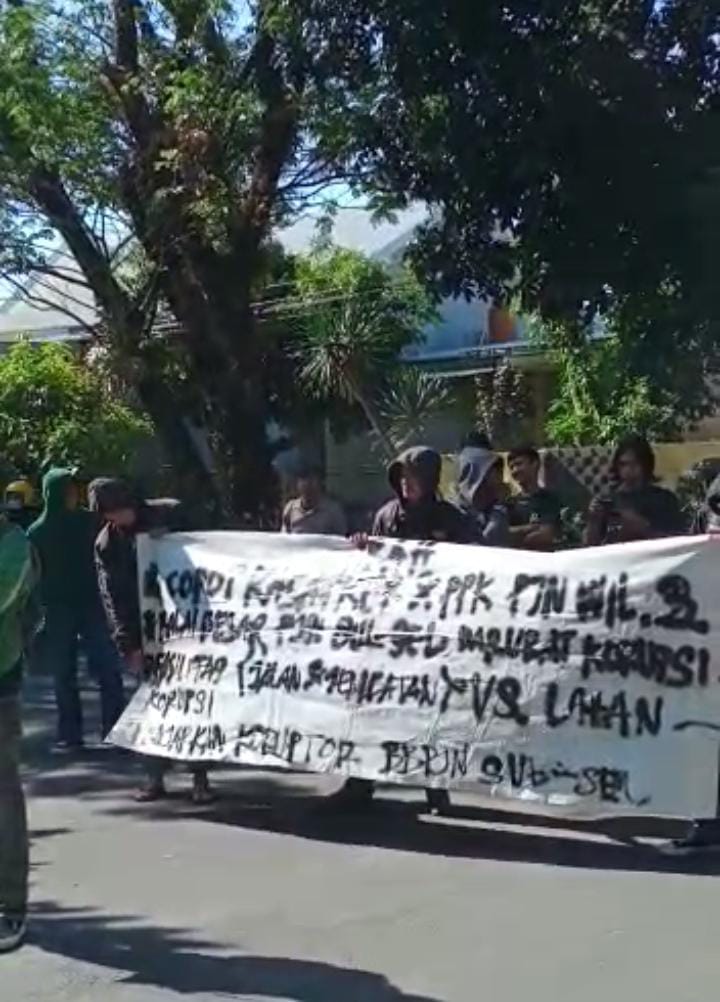 Kerusakan Jalan Nasional di Lutim Disoal, APMI Unjuk Rasa di Kantor BBPJN Sulsel