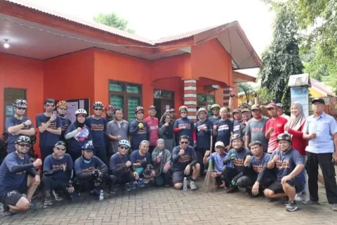 Kadis PU Gowes Pagi dan Kerja Bakti Sambut Lomba Kelurahan