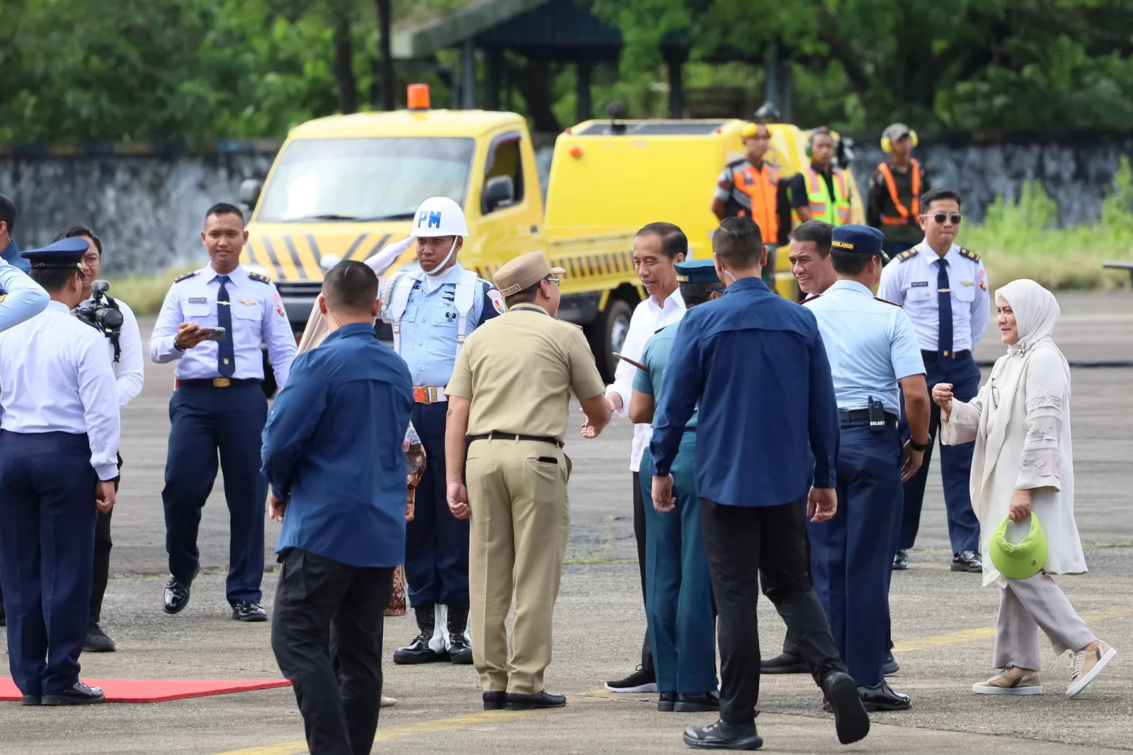 Presiden Jokowi dan Wali Kota Danny Terlihat Akrab, Saling Lempar Senyum