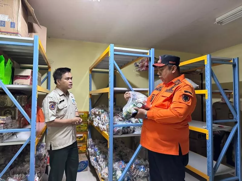 Puting Beliung dan Banjir Melanda Sebagian Wilayah Maros, Bupati Chaidir Pastikan Cadangan Logistik Bencana Am