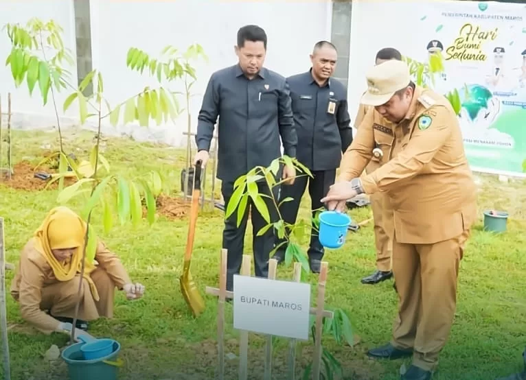 Peringati Hari Bumi Sedunia, ASN Maros Bawa Minimal Satu Bibit Pohon