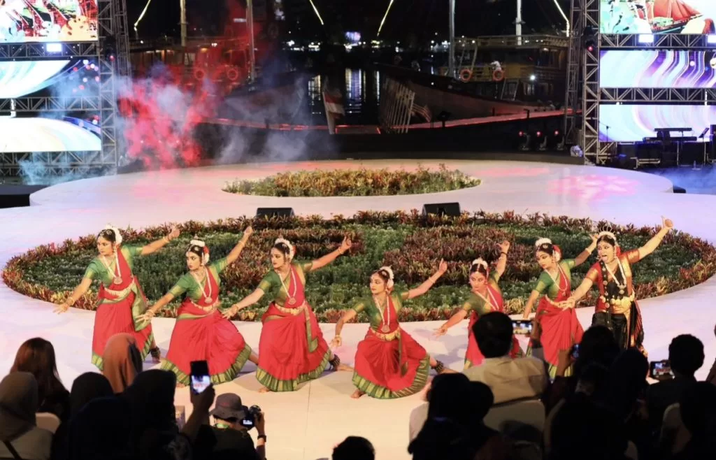 Delegasi India Pukau Pengunjung F8 dengan Tarian Bharatanatyam